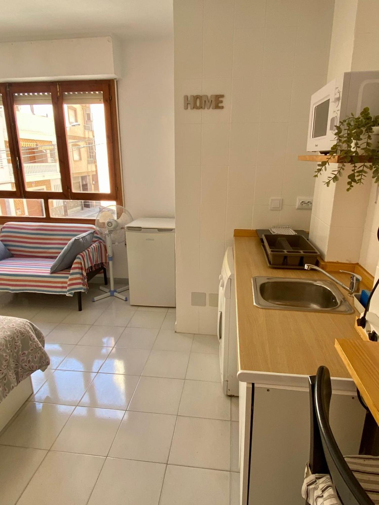 Estudio En La Playa Торевьиа Экстерьер фото